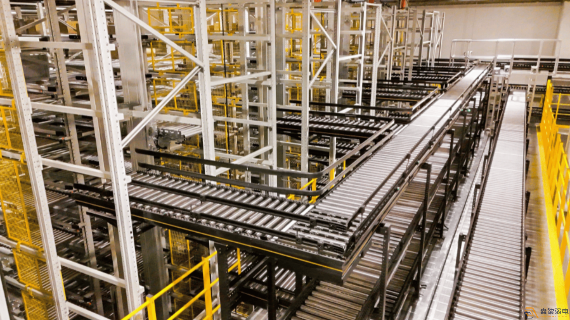 料箱機(jī)器人技術(shù)升級(jí)與應(yīng)用創(chuàng)新