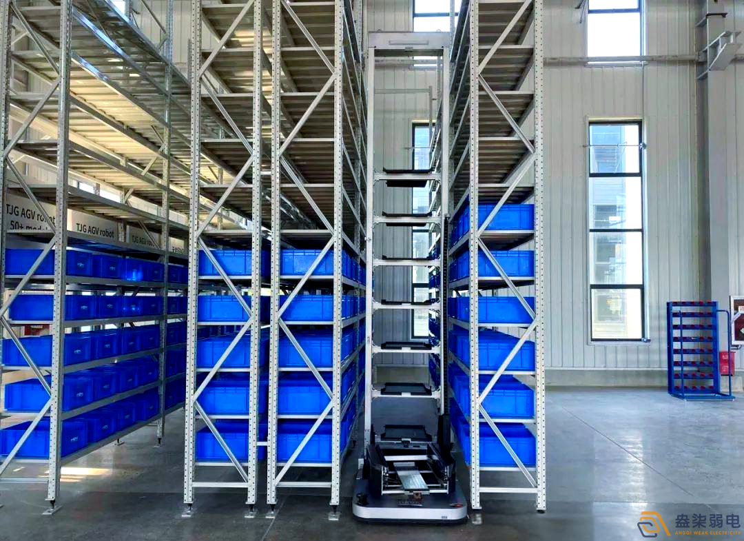 倉庫STU料箱機器人解決方案