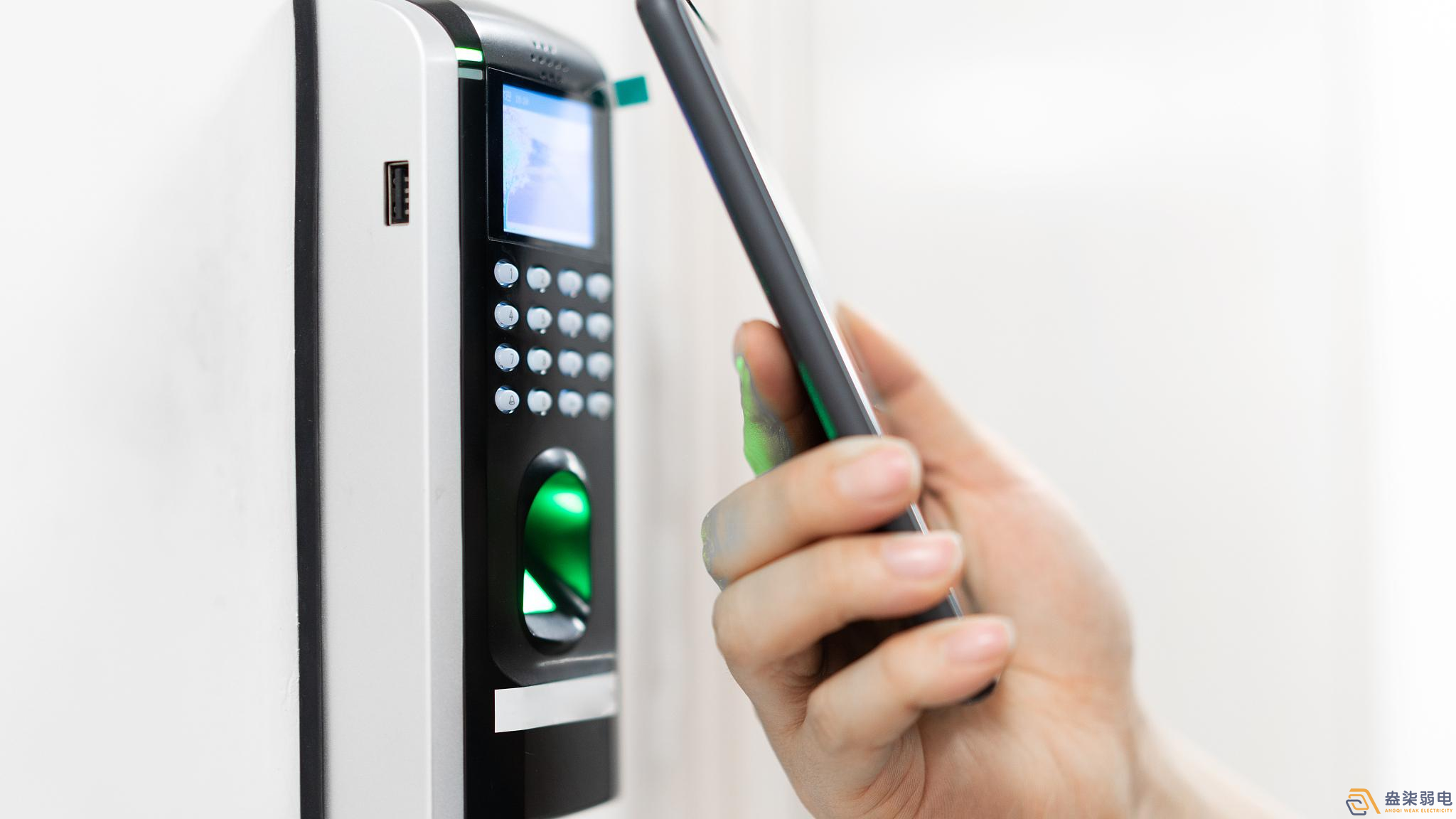 小區(qū)門禁卡如何錄入NFC？